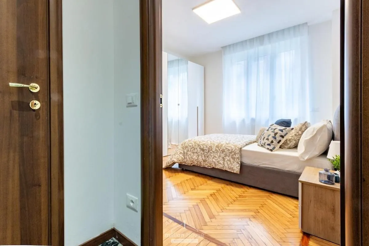 New 4-Bed 2-Bath Apartment Near Duomo And San Siro Milan 0*,