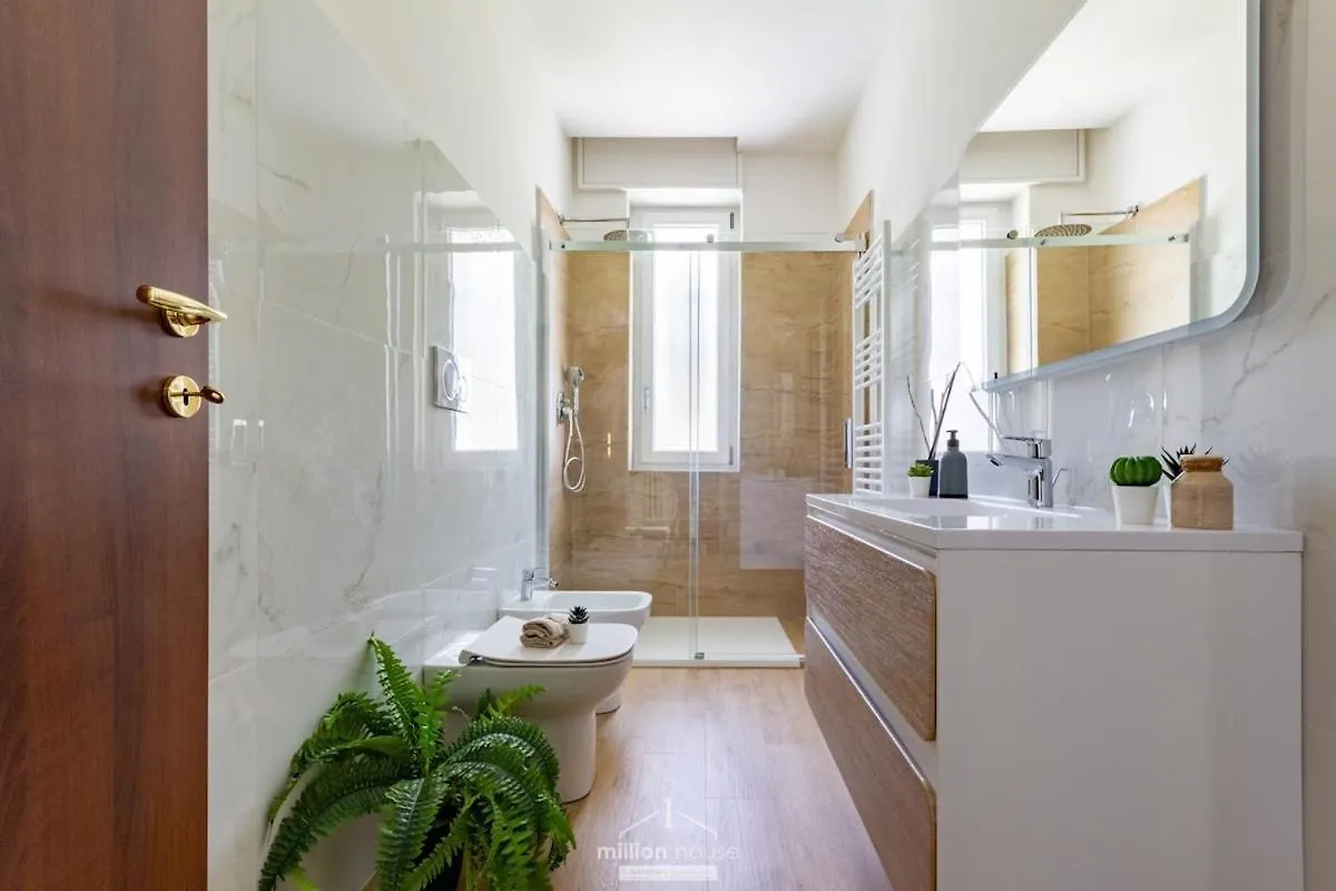 New 4-Bed 2-Bath Apartment Near Duomo And San Siro Milan 0*,